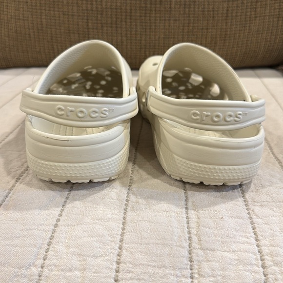 Crocs - Picture 6 of 9